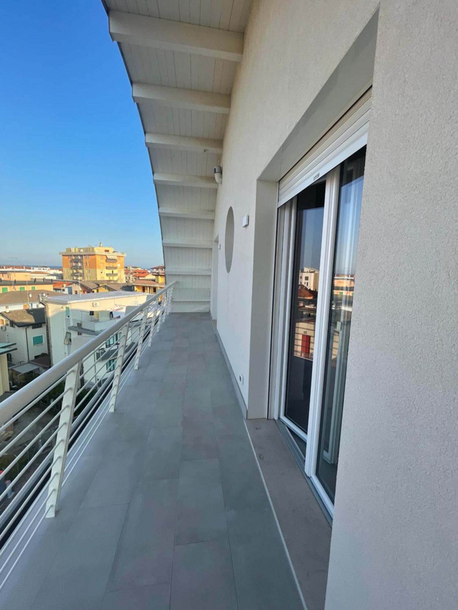 Ferienwohnung Woody Green Penthouse Sea View - Agenzia Cocal Caorle Exterior foto